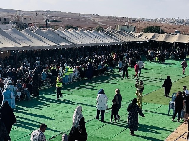 الالاف يؤازرون الدكتور ابراهيم الطراونة وقائمة الوفاء في الكرك - صور