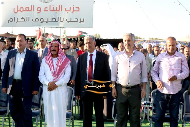 الآلاف يشاركون في حفل افتتاح مقر قائمة حزب البناء والعمل 