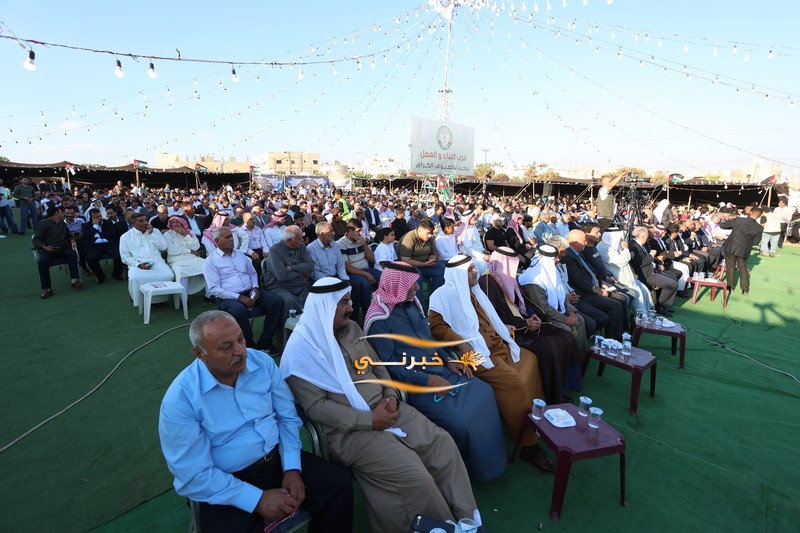 الآلاف يشاركون في حفل افتتاح مقر قائمة حزب البناء والعمل 