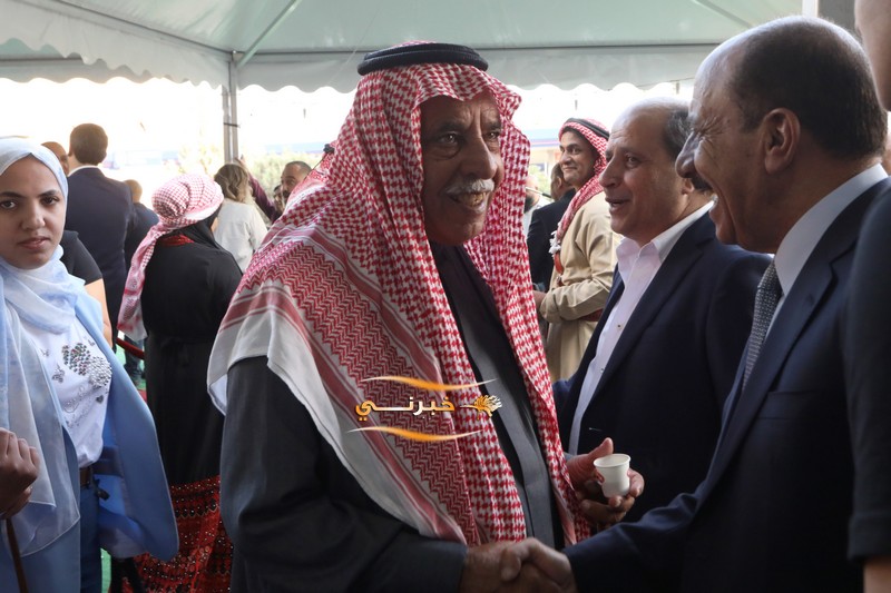 اللوزي أول مرشحة في القوائم المحلية تفتتح مقرها الانتخابي وسط حضور الآلاف