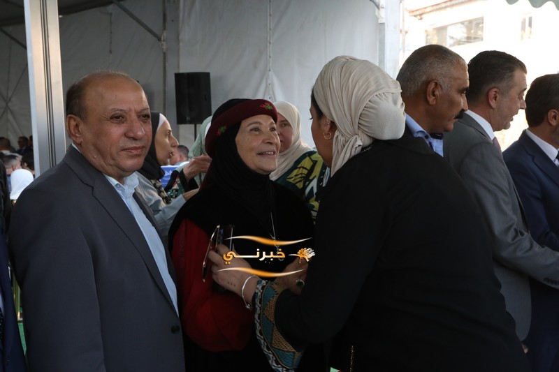 اللوزي أول مرشحة في القوائم المحلية تفتتح مقرها الانتخابي وسط حضور الآلاف