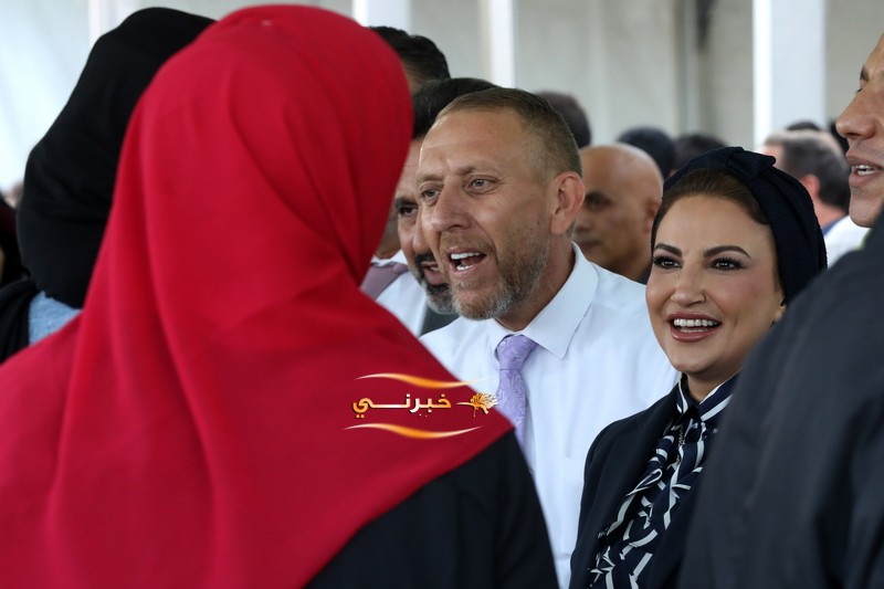 اللوزي أول مرشحة في القوائم المحلية تفتتح مقرها الانتخابي وسط حضور الآلاف
