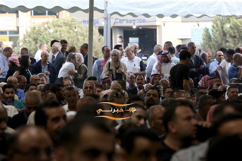 اللوزي أول مرشحة في القوائم المحلية تفتتح مقرها الانتخابي وسط حضور الآلاف