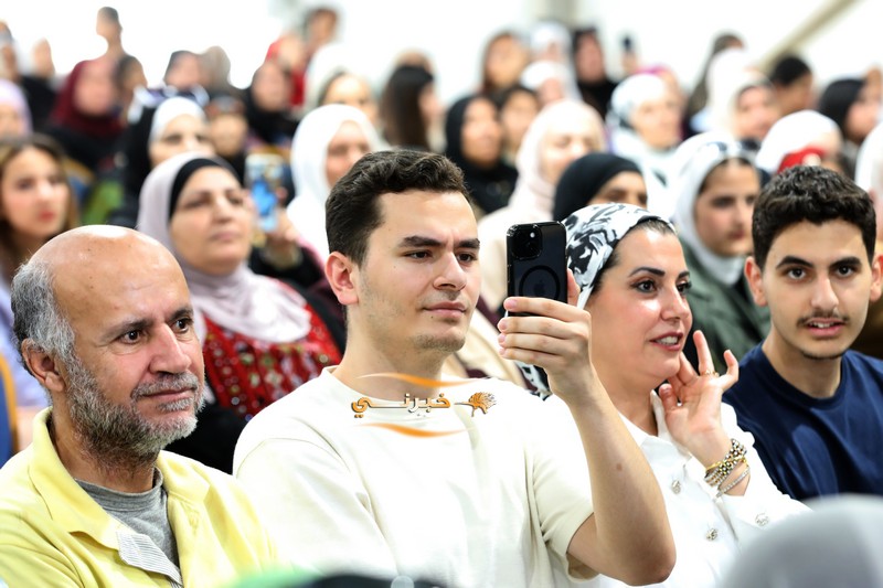 اللوزي أول مرشحة في القوائم المحلية تفتتح مقرها الانتخابي وسط حضور الآلاف