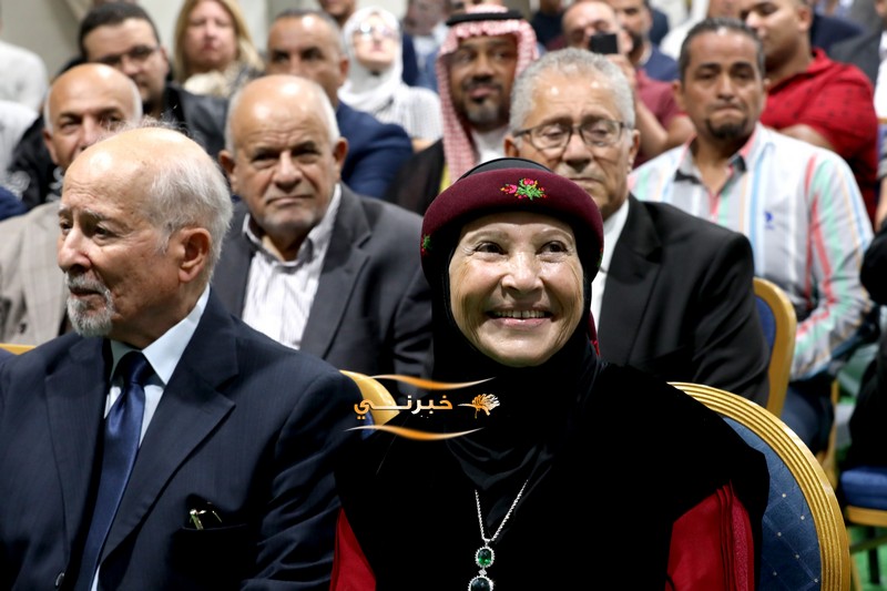 اللوزي أول مرشحة في القوائم المحلية تفتتح مقرها الانتخابي وسط حضور الآلاف