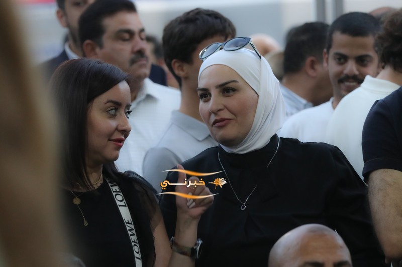 اللوزي أول مرشحة في القوائم المحلية تفتتح مقرها الانتخابي وسط حضور الآلاف