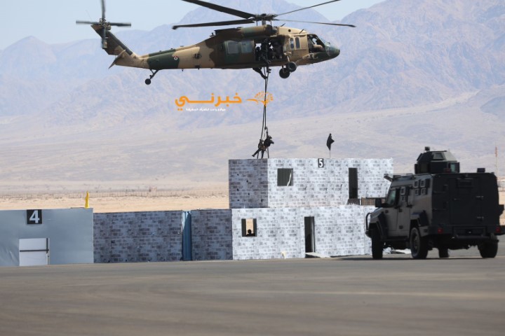 الملك وولي العهد في معرض (سوفكس) - صور