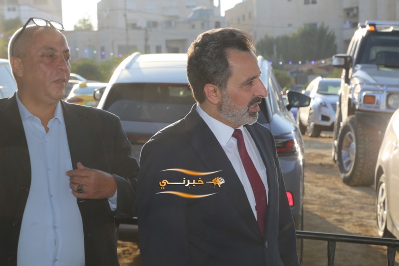 بحضور جماهيري يتجاوز 8 آلاف شخص.. مرشح إجماع المناصير (المهندس إبراهيم) يفتتح مقره الانتخاب