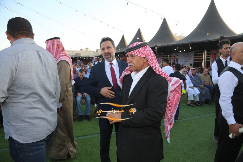 بحضور جماهيري يتجاوز 8 آلاف شخص.. مرشح إجماع المناصير (المهندس إبراهيم) يفتتح مقره الانتخاب