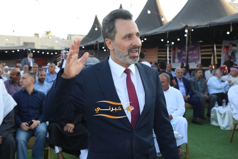 بحضور جماهيري يتجاوز 8 آلاف شخص.. مرشح إجماع المناصير (المهندس إبراهيم) يفتتح مقره الانتخاب