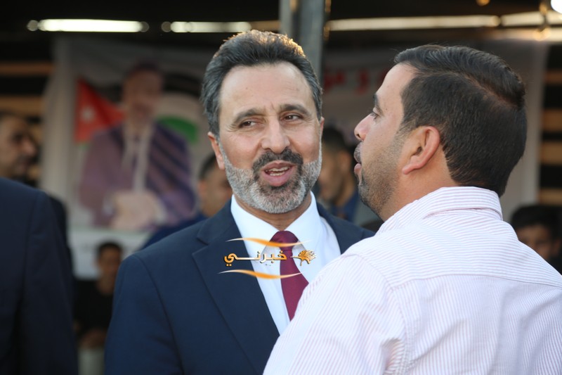 بحضور جماهيري يتجاوز 8 آلاف شخص.. مرشح إجماع المناصير (المهندس إبراهيم) يفتتح مقره الانتخاب