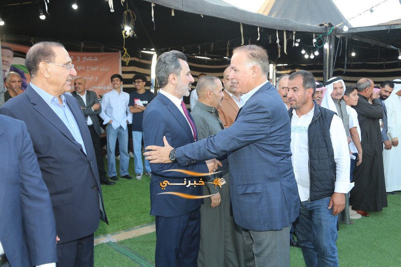 بحضور جماهيري يتجاوز 8 آلاف شخص.. مرشح إجماع المناصير (المهندس إبراهيم) يفتتح مقره الانتخاب