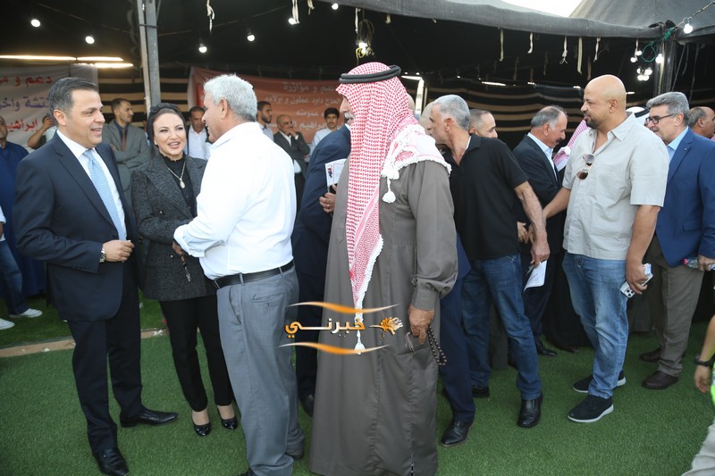 بحضور جماهيري يتجاوز 8 آلاف شخص.. مرشح إجماع المناصير (المهندس إبراهيم) يفتتح مقره الانتخاب