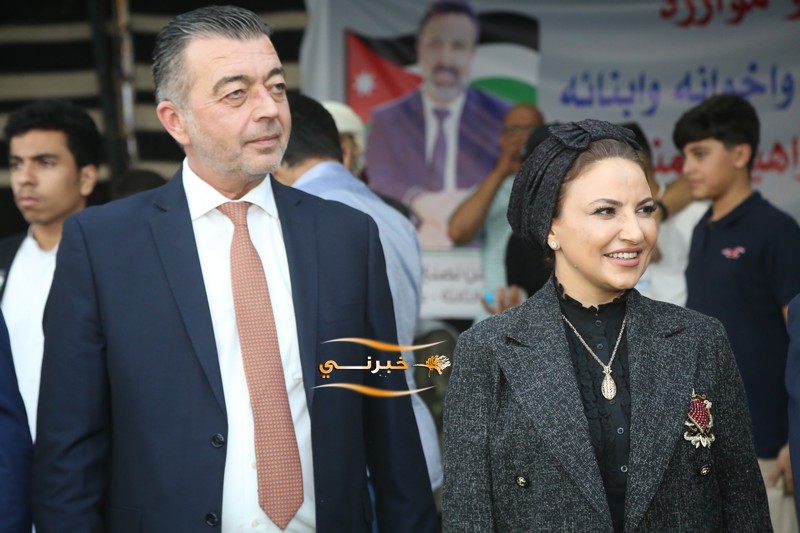 بحضور جماهيري يتجاوز 8 آلاف شخص.. مرشح إجماع المناصير (المهندس إبراهيم) يفتتح مقره الانتخاب