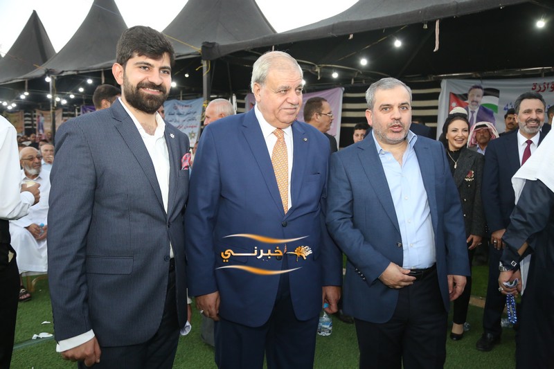 بحضور جماهيري يتجاوز 8 آلاف شخص.. مرشح إجماع المناصير (المهندس إبراهيم) يفتتح مقره الانتخاب