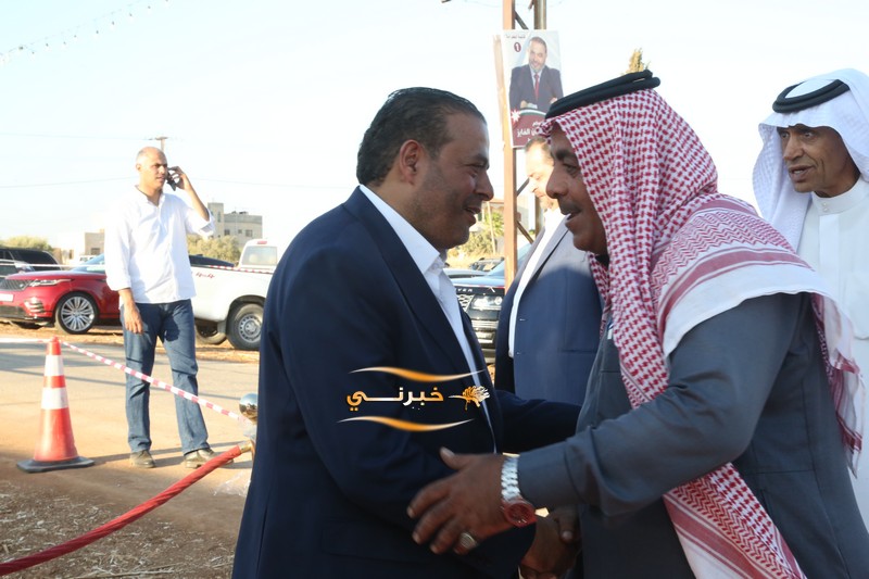 اقبال شديد وكثيف على افتتاح مقر سعادة النائب بسام الفايز