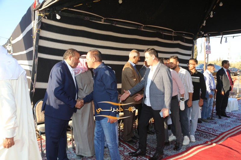 اقبال شديد وكثيف على افتتاح مقر سعادة النائب بسام الفايز