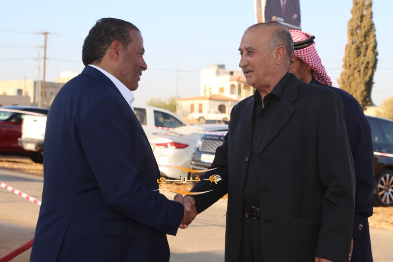 اقبال شديد وكثيف على افتتاح مقر سعادة النائب بسام الفايز