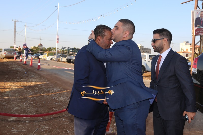 اقبال شديد وكثيف على افتتاح مقر سعادة النائب بسام الفايز