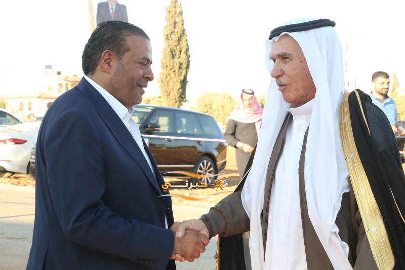 اقبال شديد وكثيف على افتتاح مقر سعادة النائب بسام الفايز