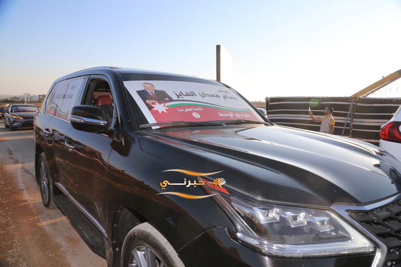 اقبال شديد وكثيف على افتتاح مقر سعادة النائب بسام الفايز