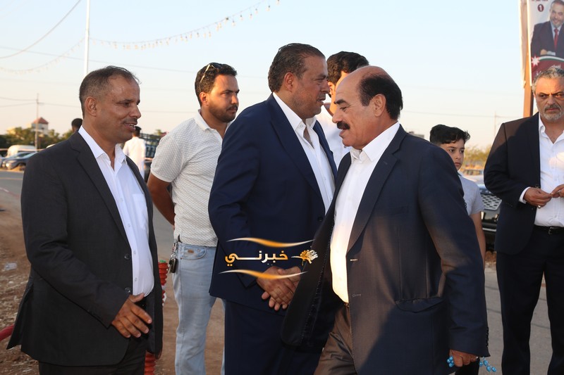 اقبال شديد وكثيف على افتتاح مقر سعادة النائب بسام الفايز