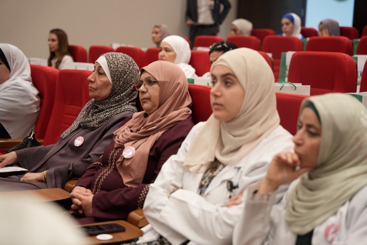 انطلاق فعاليات الاحتفال باليوم العالمي للكشف المبكر عن سرطان الثدي في مستشفى الكندي