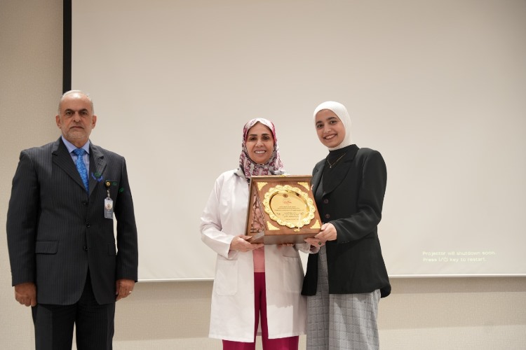 انطلاق فعاليات الاحتفال باليوم العالمي للكشف المبكر عن سرطان الثدي في مستشفى الكندي