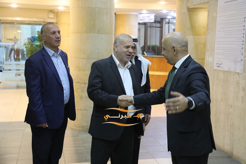 خليل الحاج توفيق يستقبل التهاني 