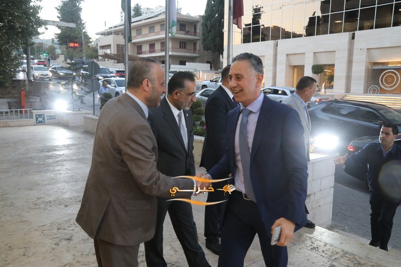 خليل الحاج توفيق يستقبل التهاني 