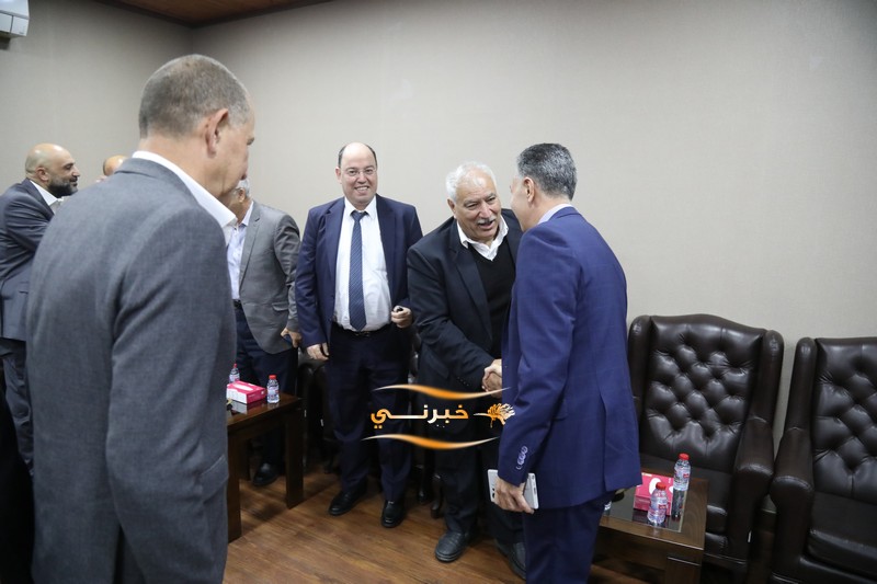 خليل الحاج توفيق يستقبل التهاني 