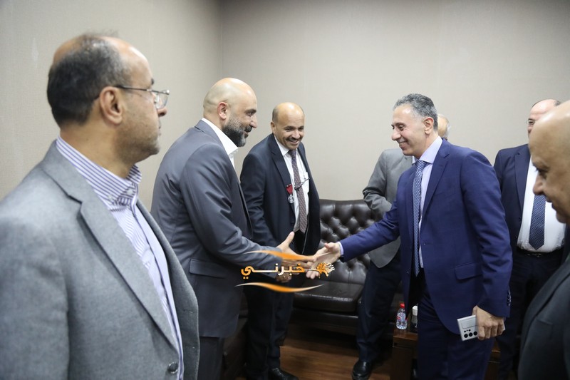 خليل الحاج توفيق يستقبل التهاني 