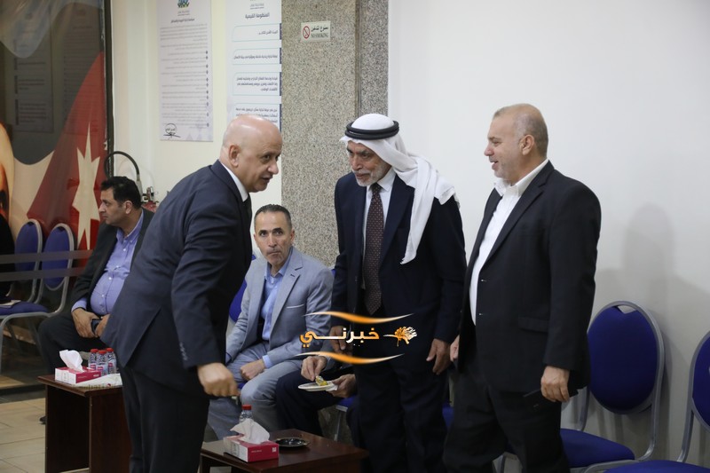 خليل الحاج توفيق يستقبل التهاني 