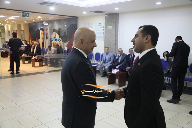 خليل الحاج توفيق يستقبل التهاني 