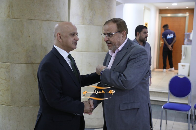 خليل الحاج توفيق يستقبل التهاني 