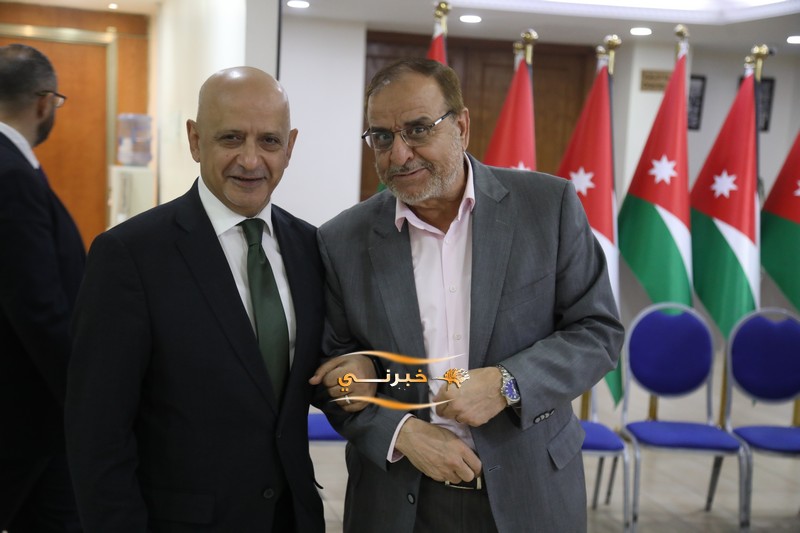 خليل الحاج توفيق يستقبل التهاني 