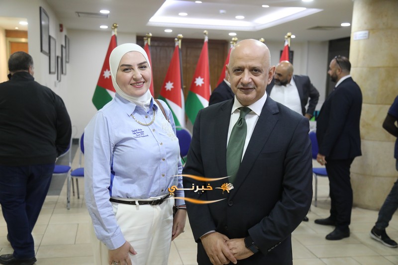 خليل الحاج توفيق يستقبل التهاني 