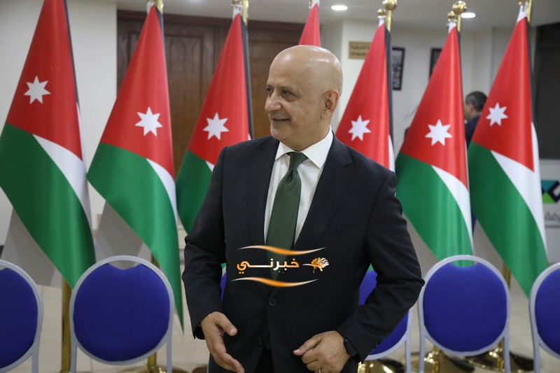 خليل الحاج توفيق يستقبل التهاني 