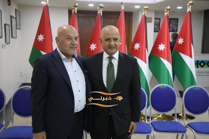 خليل الحاج توفيق يستقبل التهاني 