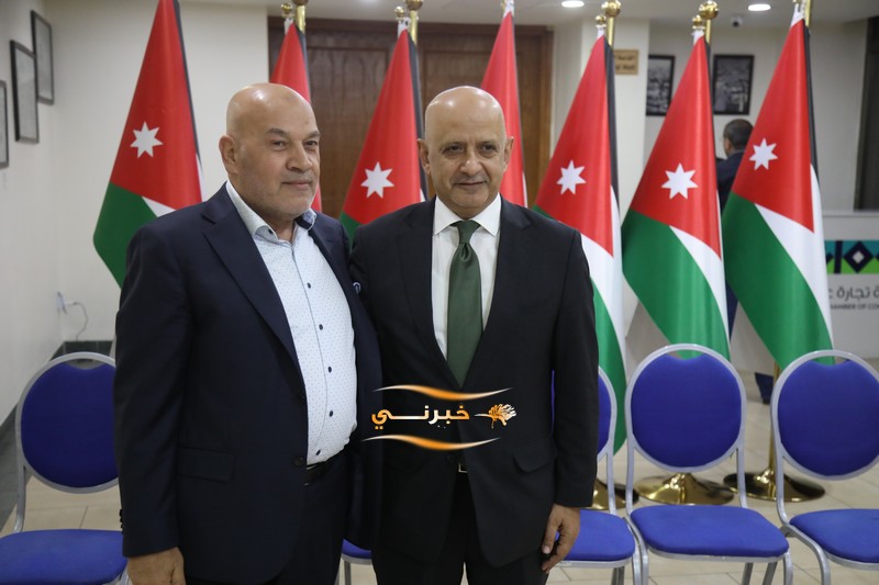 خليل الحاج توفيق يستقبل التهاني 