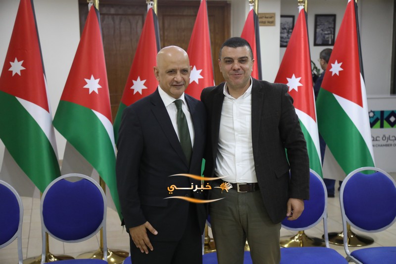 خليل الحاج توفيق يستقبل التهاني 