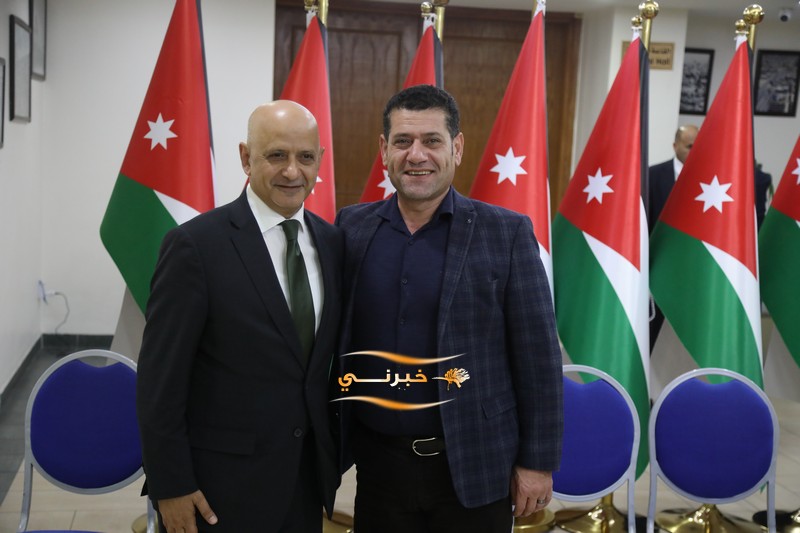 خليل الحاج توفيق يستقبل التهاني 