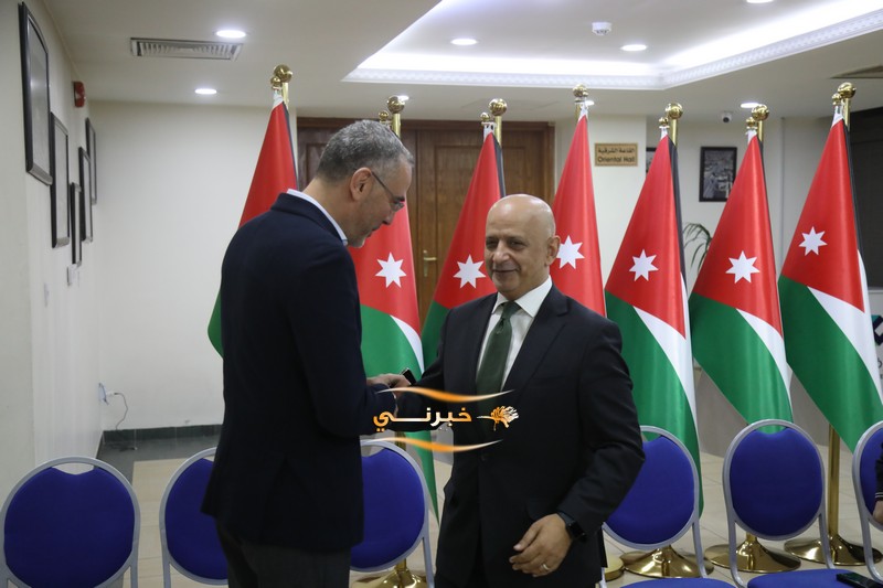 خليل الحاج توفيق يستقبل التهاني 