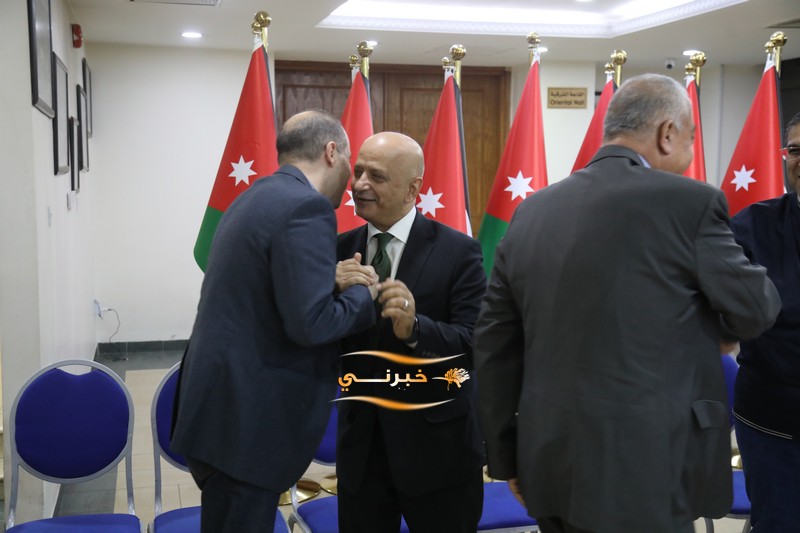 خليل الحاج توفيق يستقبل التهاني 