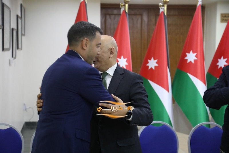 خليل الحاج توفيق يستقبل التهاني 