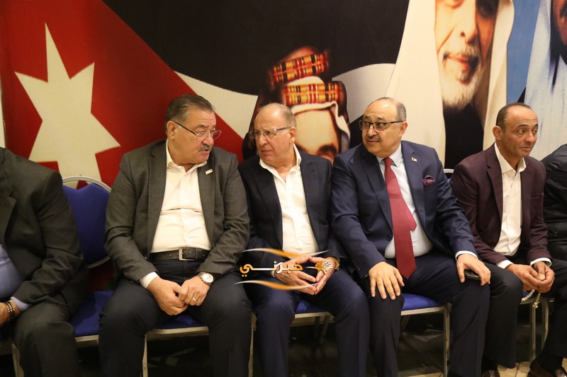 خليل الحاج توفيق يستقبل التهاني 