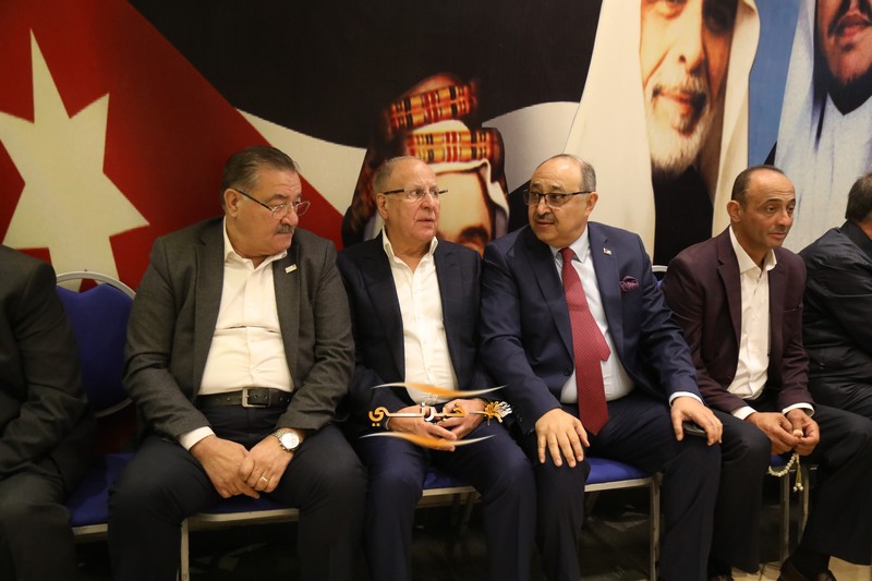 خليل الحاج توفيق يستقبل التهاني 