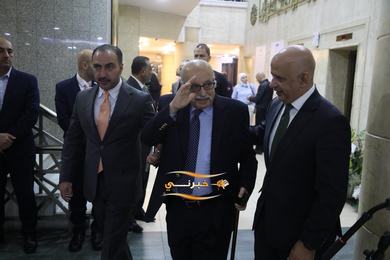 خليل الحاج توفيق يستقبل التهاني 