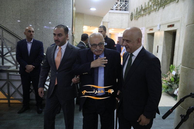 خليل الحاج توفيق يستقبل التهاني 