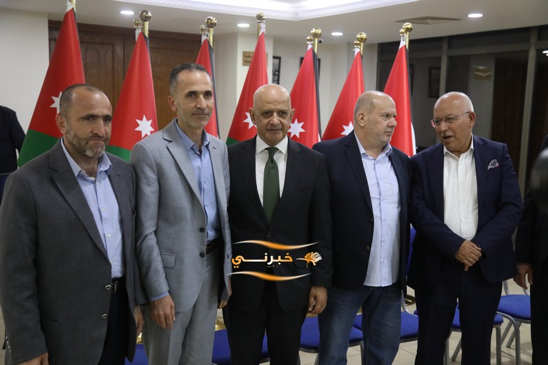 خليل الحاج توفيق يستقبل التهاني 